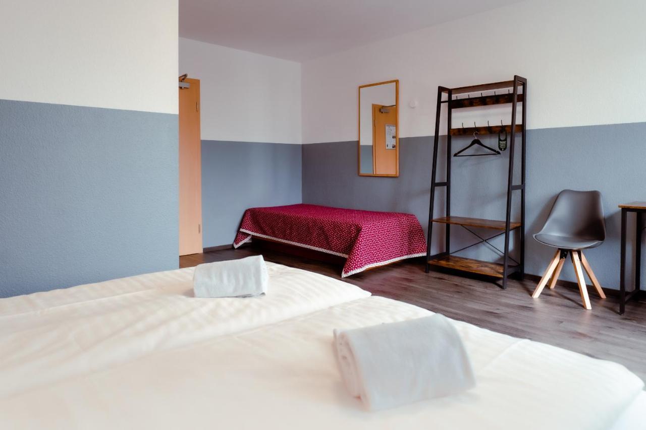 Restaurant Und Pension Alberthafen Dresde Exterior foto