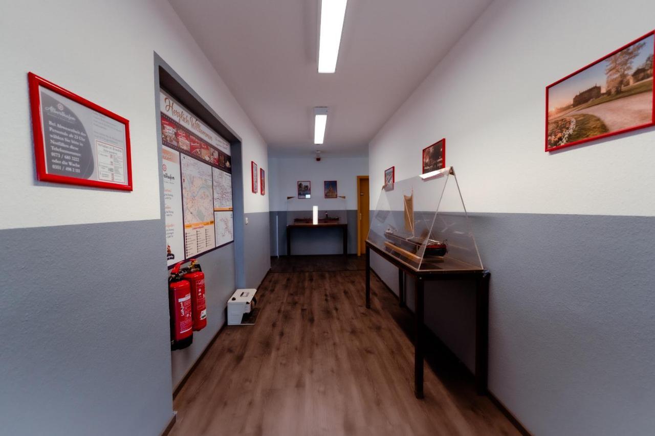 Restaurant Und Pension Alberthafen Dresde Exterior foto