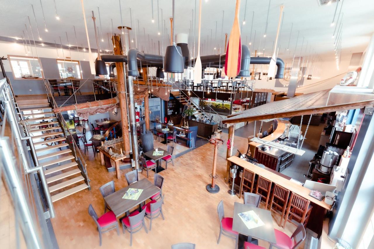 Restaurant Und Pension Alberthafen Dresde Exterior foto